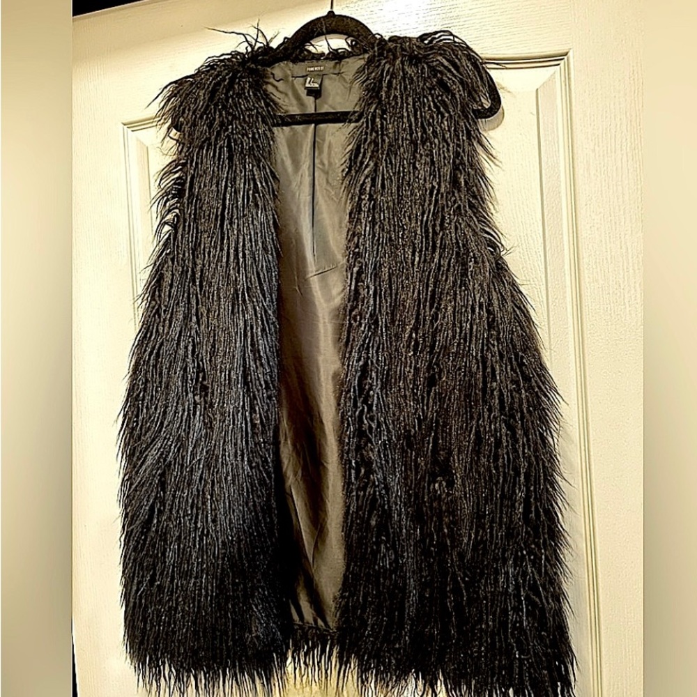 Women’s faux fur vest